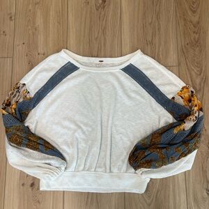Free People - Casual clash thermal white top with puff design sleeve